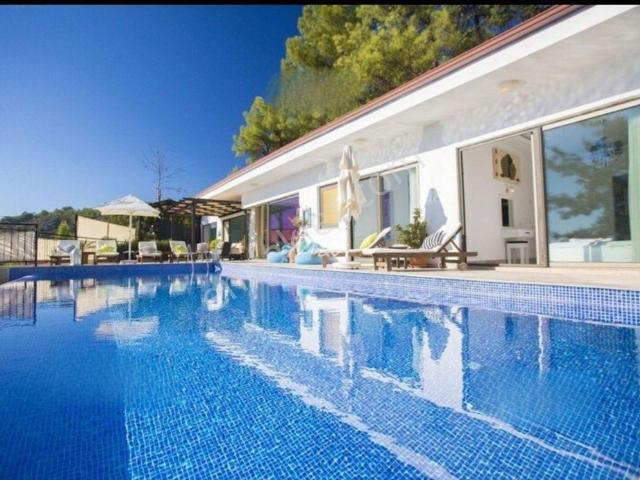Kaş Kalkan İslamlar Da Deniz Manzaralı 3+1 Satılık Müstakil Vill