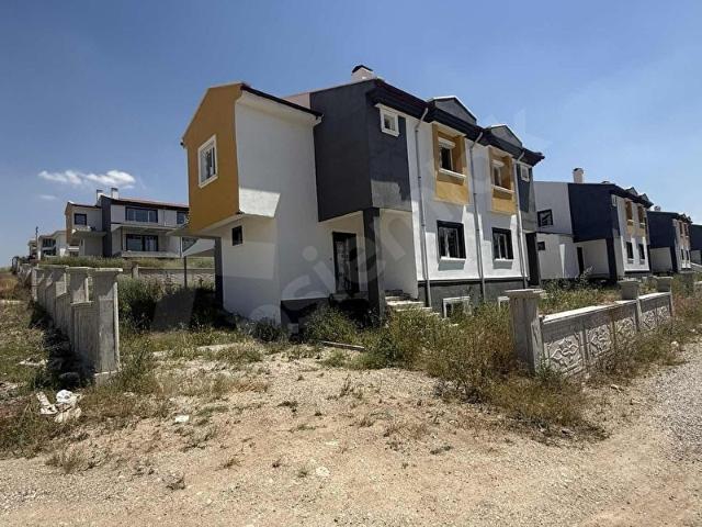 KAÇMAZ DAN SATILIK KELEPİR VİLLA