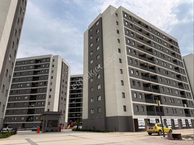 Kaçmaz Emlak Yeni Hayat Sitesi Kiralık 3+1 Önü Açık Daire!