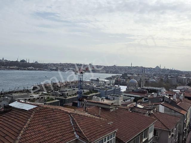 Kaçmazdan Cihangir Kumrulu Sokakta Deniz Manzaralı Balkonlu 3+1