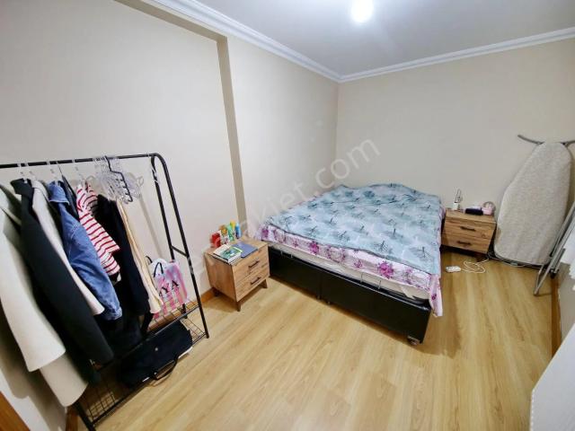 Kaçmaz'dan Altıntepe'de 8 Yıllık Binada Eşyalı 1+1 Kiralık Daire