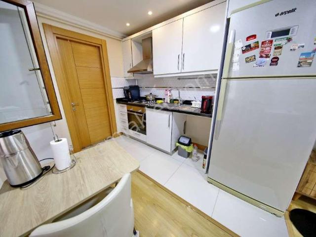 Kaçmaz'dan Altıntepe'de 8 Yıllık Binada Eşyalı 1+1 Kiralık Daire