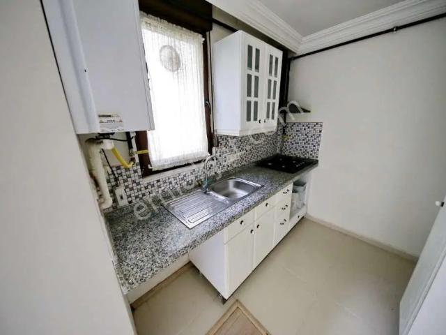 Kaçmaz'dan Altıntepe'de Kullanışlı Planlı 1+1 Kiralık Daire