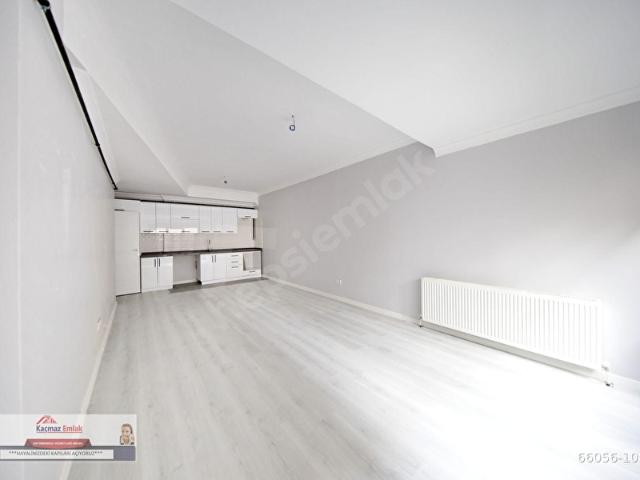 KAÇMAZ'DAN ALTINTEPE'DE MERKEZİ KONUM GENİŞ ARAKAT 2+1 DAİRE