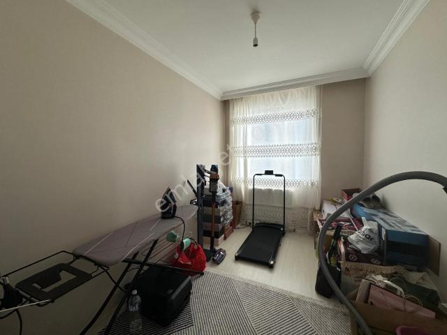 Kaçmazdan_ Ön Cephe Ara Kat 3+1 Asansörlü Balkonlu Satılık Daire