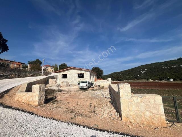 Kaş Mega Dan 3+1 Taş Ev 180 M2 Ve 1.950 M2 Bahçesi