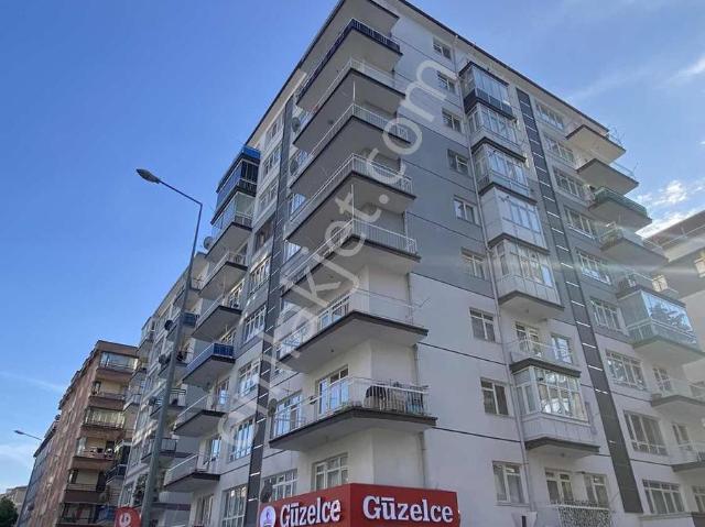 Kaçırılmaz Fırsat ! Ön Cephe Ana Cadde Üzeri Asansörlü Satılık