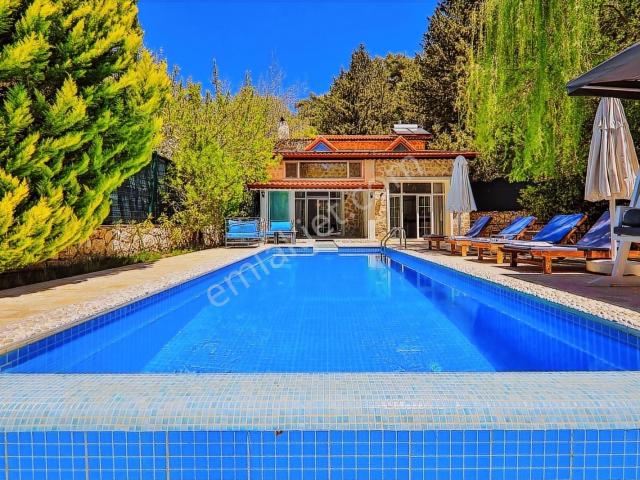 Kaş Sarıbelen kalkan Turizm Amaçlı Kiralama Belgeli 2+1 Villa