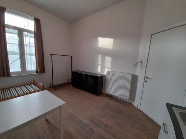 kamer 5 Kort­rijk­se­steen­weg 100