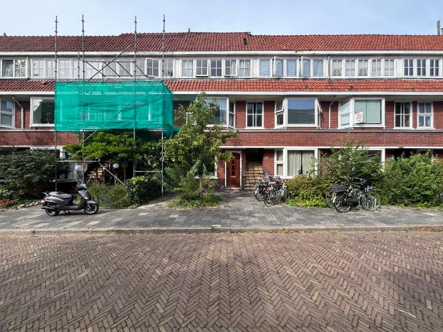 Kamer Van der Waalstraat