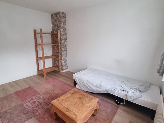 Kamer + bijkamer, 1e verdieping in rijtjeswoning