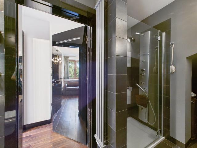Kameralny i cichy dom w stylu Art deco. 221 m²