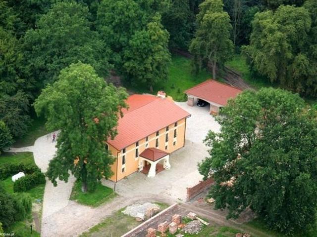 Ekskluzywna posiadłość z 8 sypialniami i 10 ha ziemi