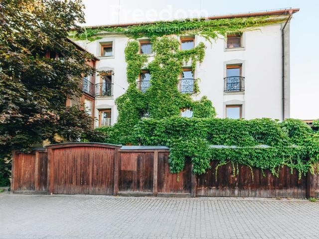 Kamienica 475 m² w Strumieniu funkcjonalność i potencjał polecam