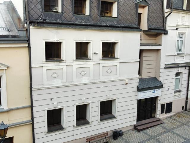 Na sprzedaż kamienica przy Starówce w Piotrkowie 152 m² do adaptacji