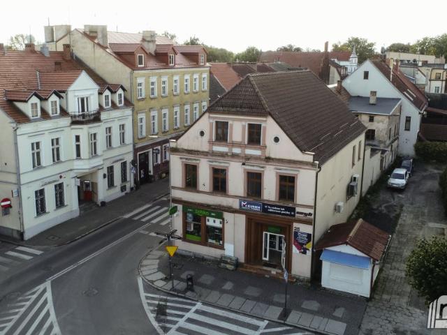 Kamienica w centrum Trzebiatowa z lokalami i potencjałem