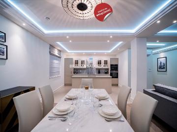 Kamienica w Rynku Żywca po remoncie, 7 pokoi, restauracja