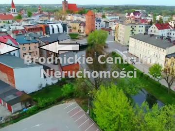 Kamienica z 4 mieszkaniami, garażami, balkonem i potencjałem