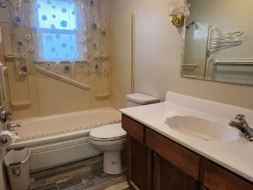Kamloops: 5 bd, 2 bath with in law suite