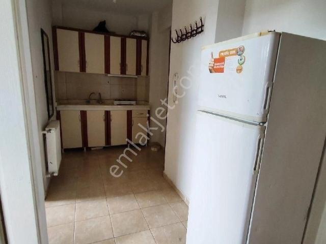 Kampüste Acil Çıkışı Yürüme Mesafesinde Olup 1+1 Apart Kiralıktır