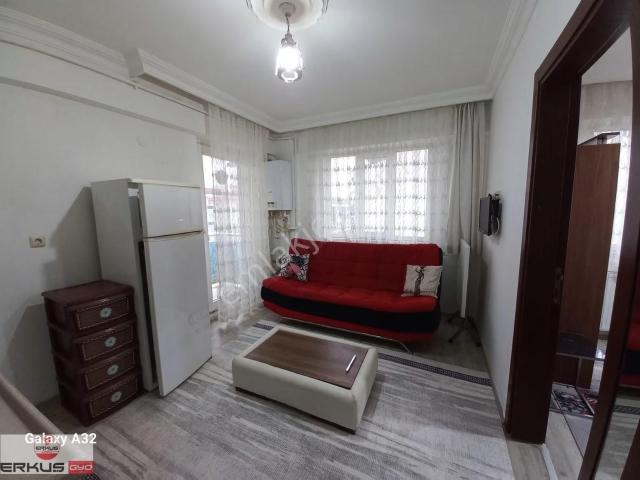 Kampüs tıp Yakını Asmalıevler'de Asansörlü Balkonlu 1+1 Apart