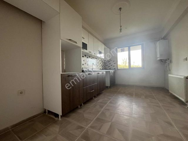 Kanuni Mahallesinde Site İçerisinde 3+1 Kiralık Daire