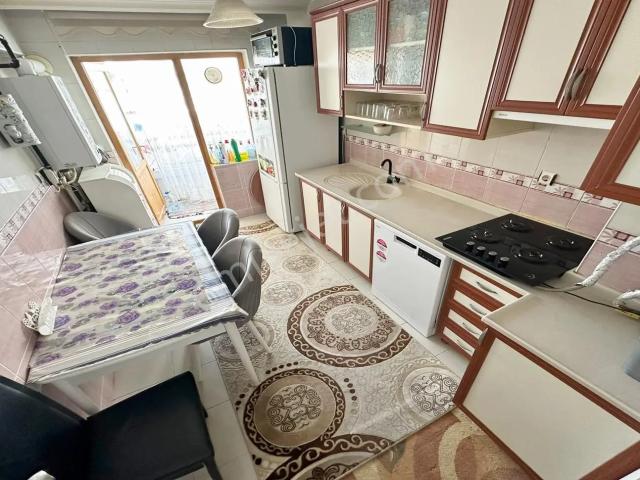 Kanuni'de Asansörlü Ara Kat Cadde Yakını Ön Cephe 3+1 Daire