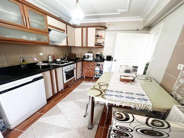 Kanunide Caddeye Yakın Park Karşısı Şirin Yapılı 2+1 Daire!