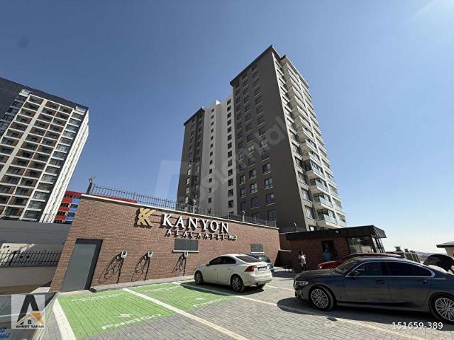 KANYON ALACAATLI GÜNEY 8.KAT 724 GÜVENLİKLİ 3+1