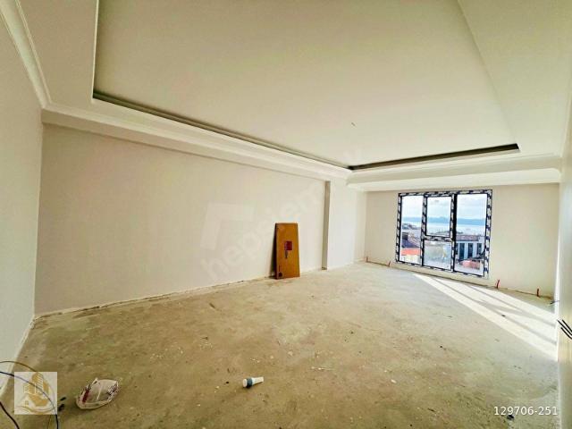 KANARYADA FULL GÖL MANZARALI OTOPARKLI ASANSÖRLÜ K.UYGUN DAİRE