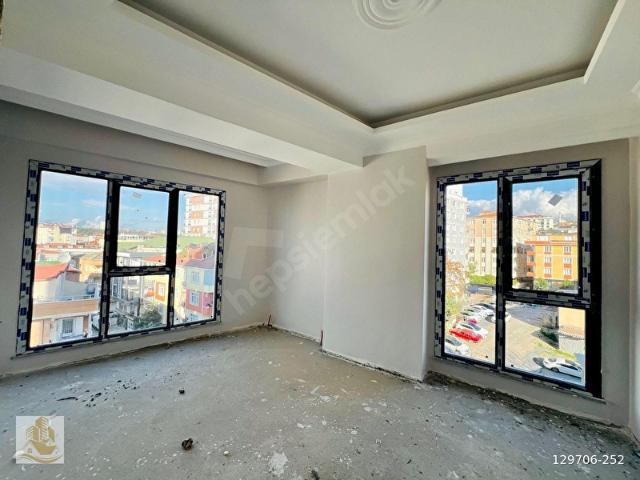 KANARYADA MARMARAY YAKININDA SIFIR LÜX OTOPARKLI 2+1 DAİRE