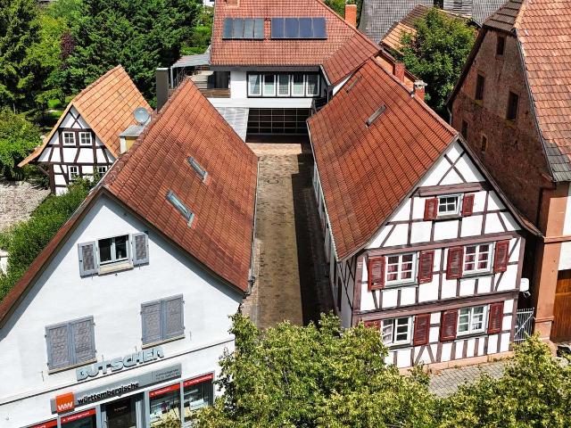 Kandel: 2 vermietete Wohnungen zum Preis von einer! Modernisierungsbedürftig!