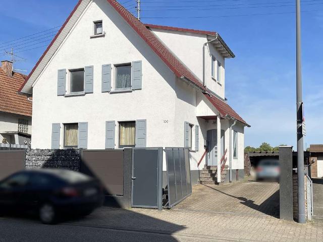 Kandel: exklusives Haus mit Pool und Einliegerwohnung