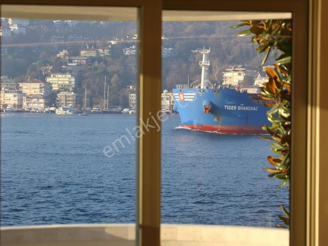 Kandilli De Denize 50 Metre Cephesi Olan Rıhtımlı Yalı Satılık