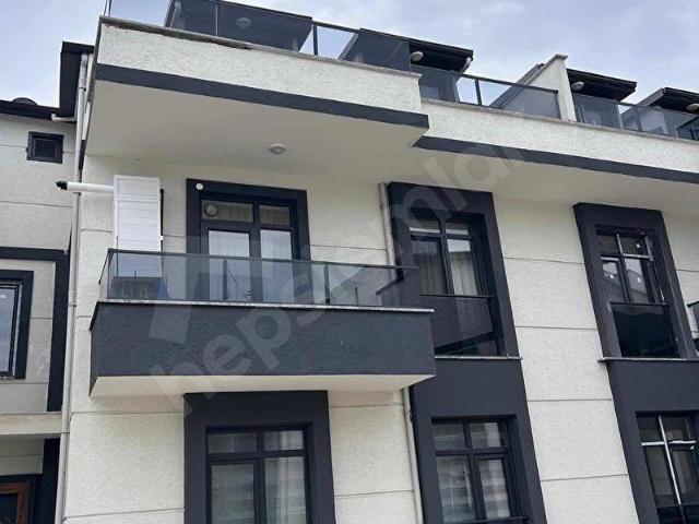 KANDIRA KUMCAĞIZDA HAVUZLU SİTE İÇİNDE 2+1 DUBLEX DAİRE EŞYALI