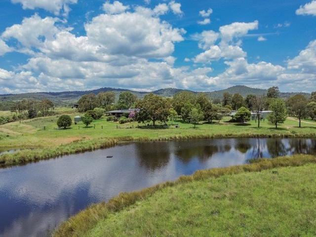 KANGARILLA Mountain Views & Dual Creekside Serenity