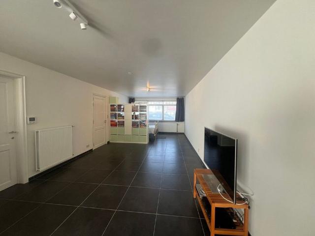 Kangoeroewoning met 3SLP, 2 BK, tuin en autostaanplaats