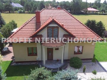 Przestronny dom 175m2 z piękną działką i tarasem