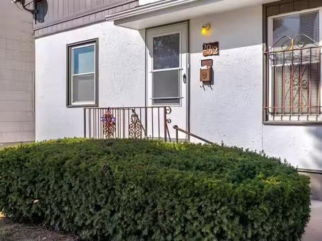 Kansas City Duplex / Multiplex with Workspace. Newly renovated.