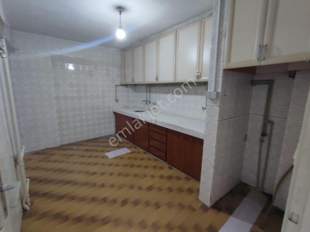 Kaan Emlaktan Arakat 3+1 İstiklalde Kiralık Daire
