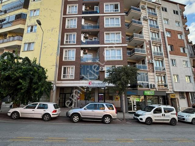 Kaan Emlaktan Emek Caddesinde Eşyalı 2+1 Daire