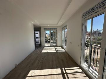 KAAN'dan. YENİKÖY'DE 1+1 3. KAT'DA E. PANJURLU SIFIR GENİŞ DAİRE
