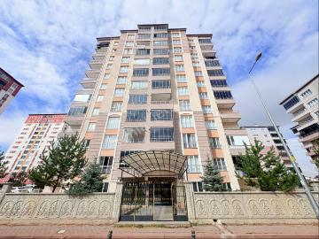 Kabze Emlaktan Alibaba Mahallesinde Satılık Lüks Daire. !