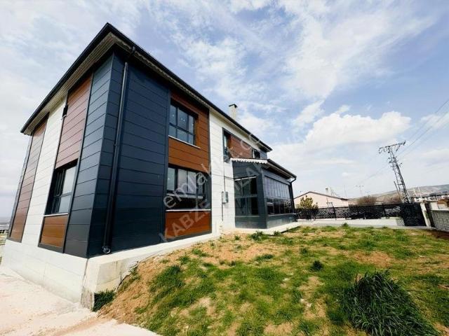 Kabze Emlaktan Esenyurt Mahallesinde Satılık Lüks Villa