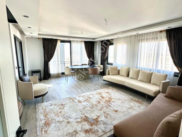 Kabasakal’da Göl Manzaralı Akıllı Ev Sistemi Ultra Lüks 4+1 | Full Eşyalı Kiralık Daire