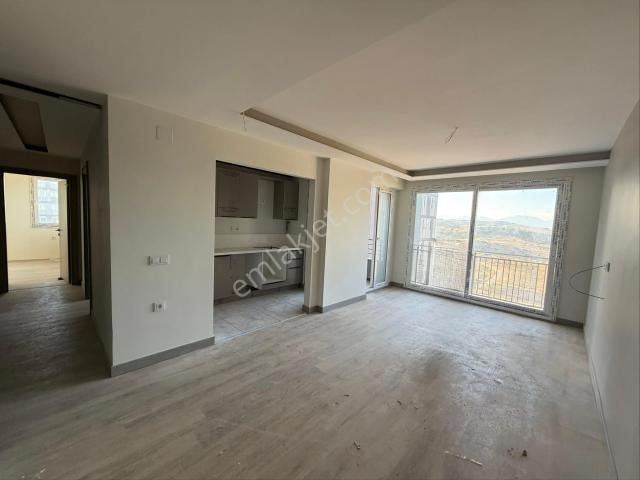 Kabasakal’da Havuzlu Sitede 2+1 Sıfır Ultra Lüks Daire!