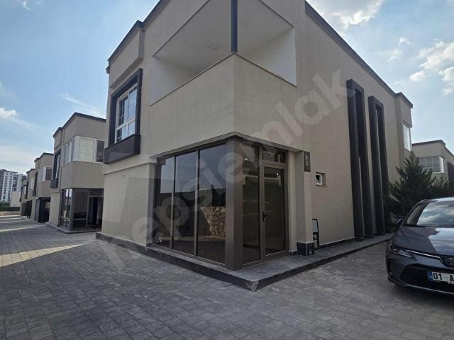KABASAKAL FLORYA VİLLALARINDA 4+1 KİRALIK