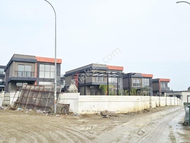 Kabasakal'da 530 M2 Arsalı Site İçi Bağımsız Bireysel Yüzme Havuzlu K. Mutfaklı Akıllı Ev Sistemli