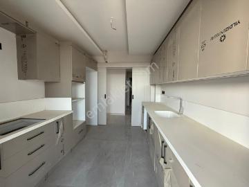 Kabasakal'da Blv Üzeri/site/sıfır/3+1/k.mutfak/ç.banyo/g.odalı !