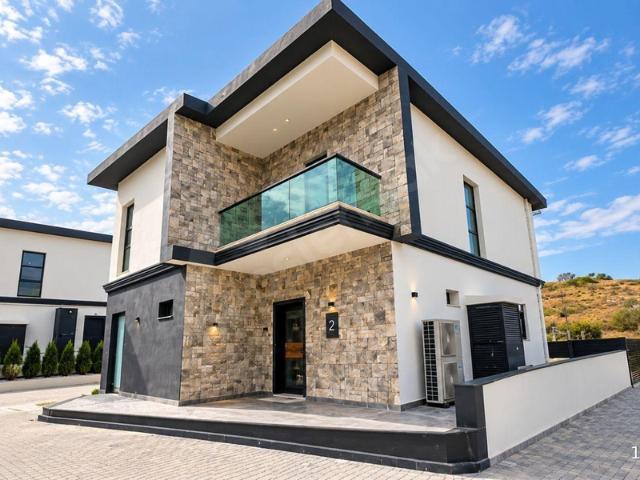 Kabasakal'da Havuzlu Kiralık Villa